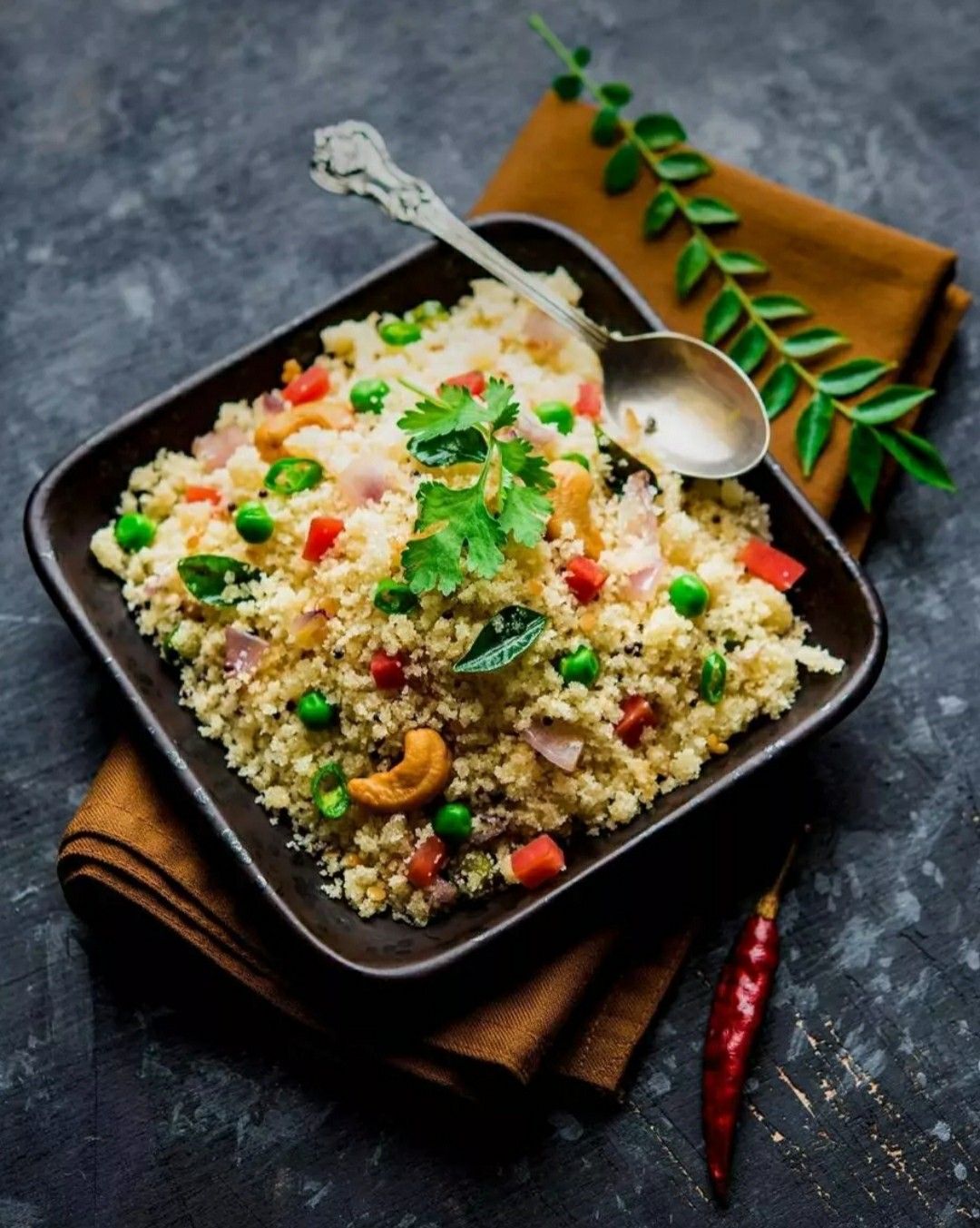 Tomato Green Peas Uppama